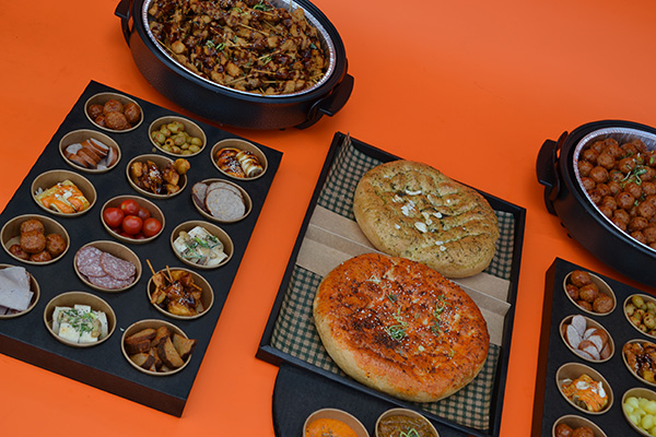 HAPJES BUFFET #4 √ ECHT HEEL MOOI √ hapjes √ warme hapjes √ tomaten en knoflook brood √ incl warmhoud pannen √ presenteer bladen √ in belgie bezorgd - Afbeelding 5