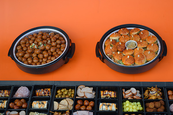 Hapjes buffet #6 √ incl 4 warme hapjespannen,√ veel burgers en √hapjes √ incl plateau's √ in belgie bezorgd - Afbeelding 4