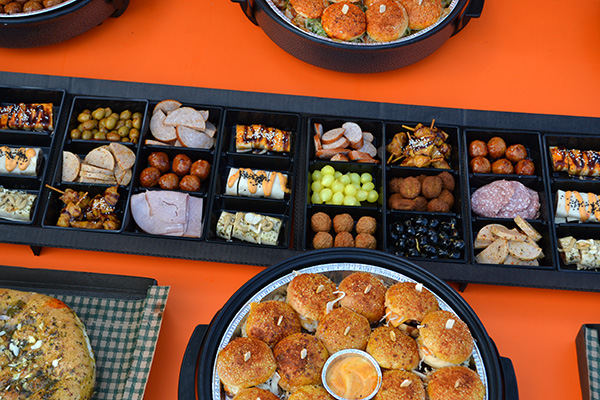 Hapjes buffet #6 √ incl 4 warme hapjespannen,√ veel burgers en √hapjes √ incl plateau's √ in belgie bezorgd - Afbeelding 5