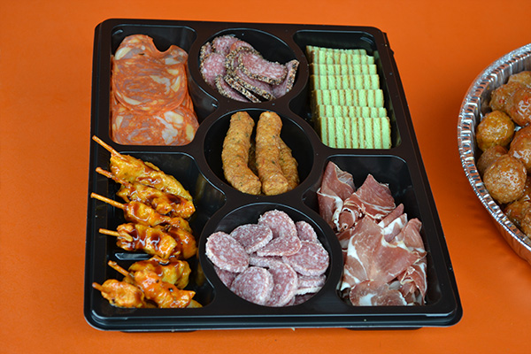 HAPJESPAKKET VOOR IN DE OVEN √ hapjes √ warme hapjes √ burgertjes √ sandwiches √ tomaat en knoflookbrood √ in belgie bezorgd - Afbeelding 5