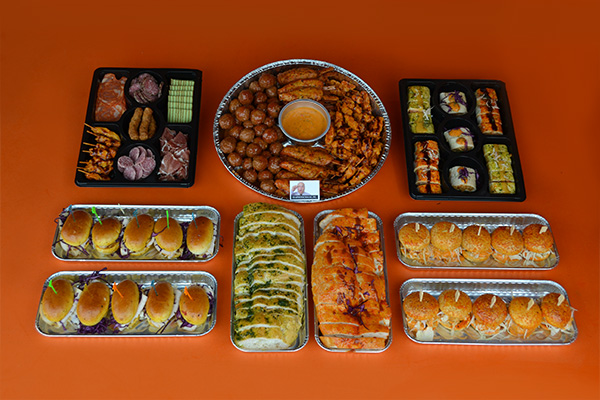 HAPJESPAKKET VOOR IN DE OVEN √ hapjes √ warme hapjes √ burgertjes √ sandwiches √ tomaat en knoflookbrood √ in belgie bezorgd