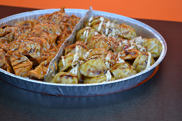 HAPJES BUFFET #17 ZEER VEEL, ZEER GROOT , √ hapjes √ warme hapjes √ hamburgertjes √ cheeseburgertjes √ desserts √ sandwiches √ incl opwarmpannen v incl plateau , GENOMINEERD BESTE ONLINE PRODUCT FOOD - Afbeelding 2