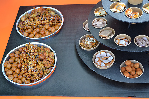 'Hapjes buffet #7 √ 1m 80cm lang√ warme hapjes √ koude hapjes.√ burgers√ incl etagere , plateau en opwarmpannen √ in belgie bezorgd - Afbeelding 6