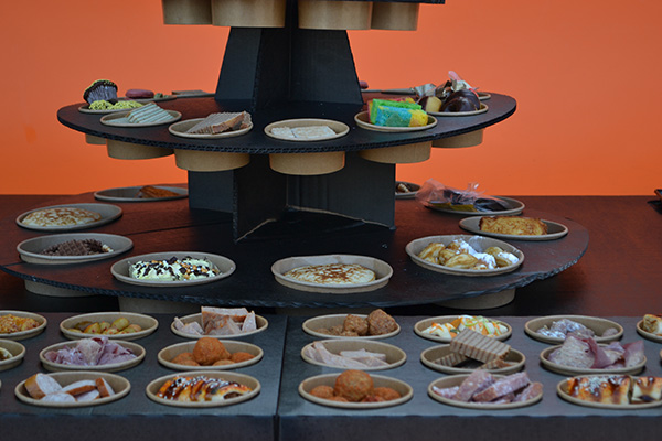 Hapjes buffet #8 √ 1m 80cm lang√ hapjes√ burgers √ dessertower √ warme hapjes! INCL OPWARMPANNEN √ in belgie bezorgd - Afbeelding 7
