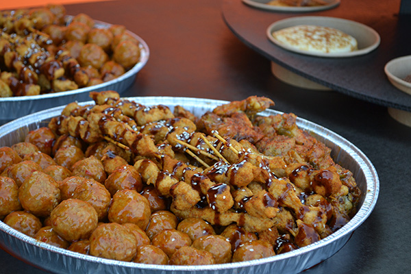 Hapjes buffet #8 √ 1m 80cm lang√ hapjes√ burgers √ dessertower √ warme hapjes! INCL OPWARMPANNEN √ in belgie bezorgd - Afbeelding 4