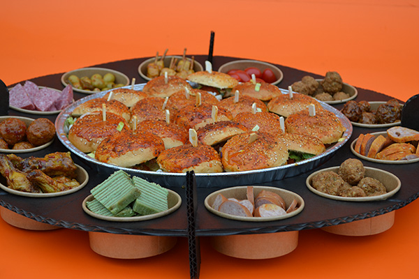 BORRELSCHAAL INCL 18 HAMBURGERS √ grote schaal 60CM √ hapjes √ hamburgertjes √ in belgie bezorgd - Afbeelding 4