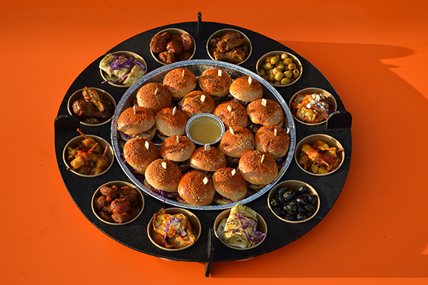 HALAL Cateringschaal "GROOT" inclusief 18 halalburgers - 60cm √ in belgie bezorgd