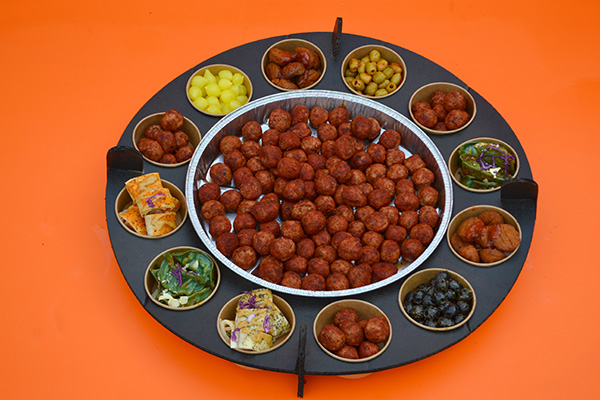 VEGETARISCHE Cateringschaal "GROOT" inclusief ovenschaal met vegaballetjes - 60cm √ in belgie bezorgd